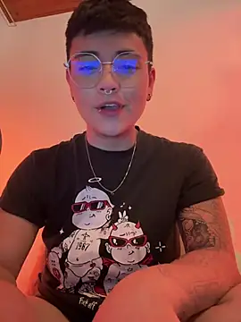 Snapshot of Ashley_Chriss chatting on 12/23/24, 03:40 Ashley Chriss online show from 12/23/24, 03:40