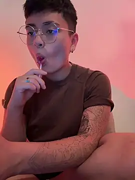 Snapshot of Ashley_Chriss chatting on 12/24/24, 04:00 Ashley Chriss online show from 12/24/24, 04:00