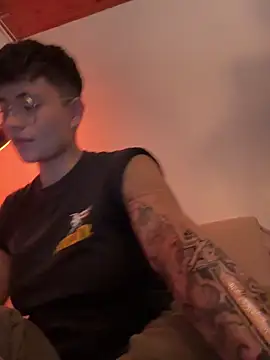 Snapshot of Ashley_Chriss chatting on 01/18/25, 03:31 Ashley Chriss online show from 01/18/25, 03:31