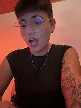 Snapshot of Ashley_Chriss chatting on 01/19/25, 06:42 Ashley Chriss online show from 01/19/25, 06:42