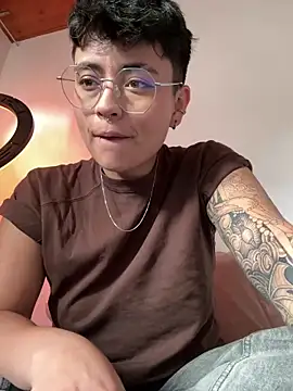 Snapshot of Ashley_Chriss chatting on 01/19/25, 09:34 Ashley Chriss online show from 01/19/25, 09:34