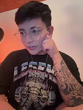 Snapshot of Ashley_Chriss chatting on 01/23/25, 03:05 Ashley Chriss online show from 01/23/25, 03:05