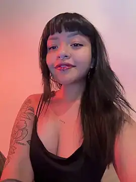 Snapshot of Ashley_Chriss chatting on 01/24/25, 04:37 Ashley Chriss online show from 01/24/25, 04:37