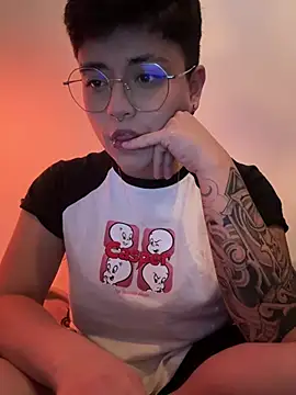 Snapshot of Ashley_Chriss chatting on 01/25/25, 06:23 Ashley Chriss online show from 01/25/25, 06:23