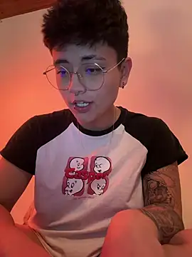 Snapshot of Ashley_Chriss chatting on 01/25/25, 09:26 Ashley Chriss online show from 01/25/25, 09:26