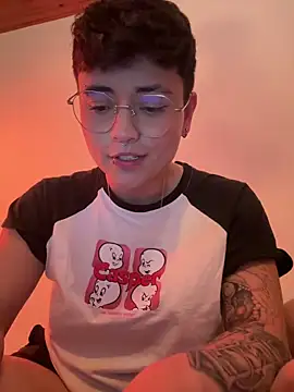 Snapshot of Ashley_Chriss chatting on 01/26/25, 07:21 Ashley Chriss online show from 01/26/25, 07:21