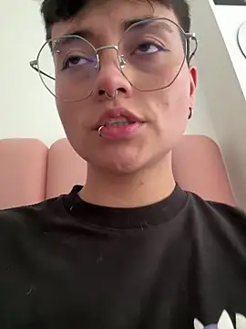 Snapshot of Ashley_Chriss chatting on 02/09/25, 10:00 Ashley Chriss online show from 02/09/25, 10:00