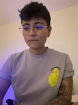 Snapshot of Ashley_Chriss chatting on 02/22/25, 12:05 Ashley Chriss online show from 02/22/25, 12:05