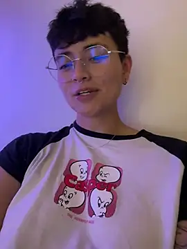 Snapshot of Ashley_Chriss chatting on 03/03/25, 12:59 Ashley Chriss online show from 03/03/25, 12:59