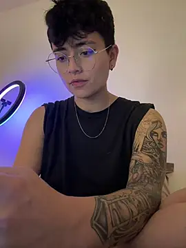 Snapshot of Ashley_Chriss chatting on 03/09/25, 09:03 Ashley Chriss online show from 03/09/25, 09:03