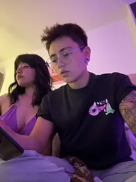 Snapshot of Ashley_Chriss chatting on 09/21/25, 11:39 Ashley Chriss online show from 09/21/25, 11:39