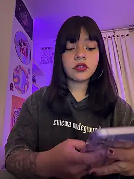 Snapshot of Ashley_Chriss chatting on 09/27/25, 11:32 Ashley Chriss online show from 09/27/25, 11:32