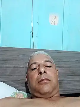 Snapshot of gordonunes chatting on 12/01/25, 05:01 gordonunes online show from 12/01/25, 05:01