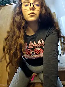 LineaDemie online show from 11/11/25, 06:08