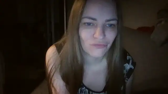 AnnaDiamond1 online show from 04/18/26, 09:59