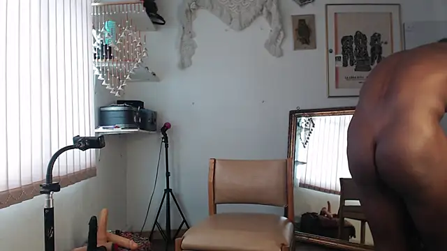 Siriss boyrag online show from 09/19/25, 01:56