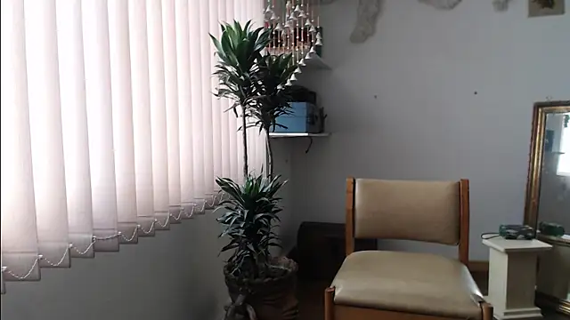 Siriss boyrag online show from 10/11/25, 02:48