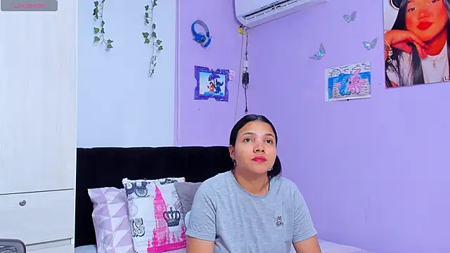 sara mendez2 online show from 09/13/25, 10:53