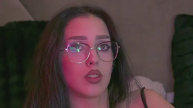 AishaHummer online show from 11/08/25, 08:29