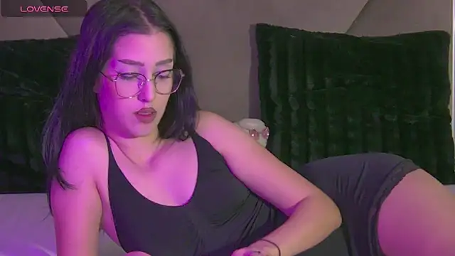 AishaHummer online show from 11/19/25, 08:20