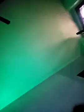 050775 online show from 10/21/25, 10:05