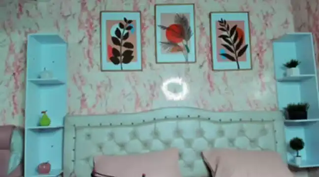 VICTORIA HOUSTON online show from 02/17/25, 02:09