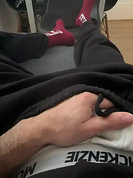 Snapshot of XMenX24 chatting on 12/08/24, 01:36 XMenX24 online show from 12/08/24, 01:36