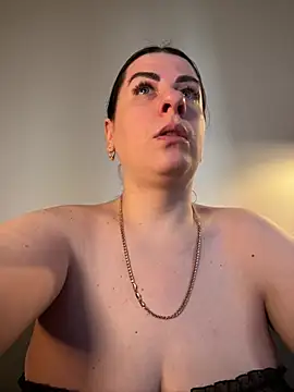 Evelinia online show from 03/04/25, 01:49