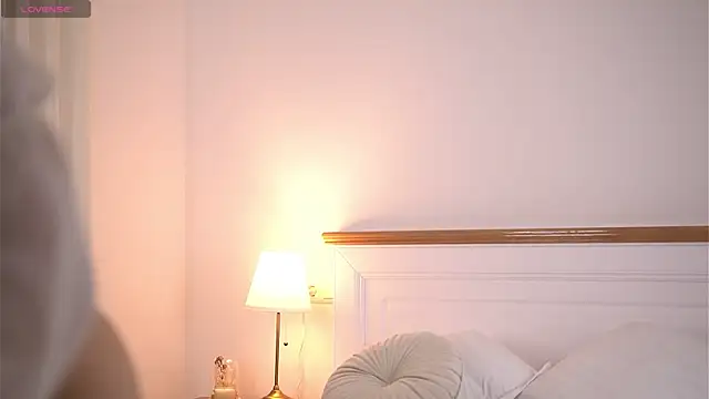 Snapshot of AdelineKing chatting on 09/20/25, 01:50 AdelineKing online show from 09/20/25, 01:50