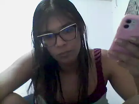 Snapshot of _bahya chatting on 09/20/25, 12:33  bahya online show from 09/20/25, 12:33