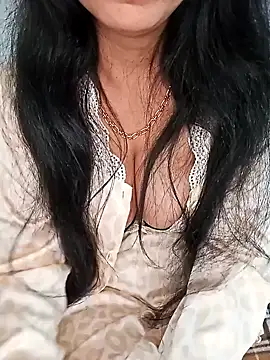 Snapshot of Liyan- chatting on 12/30/24, 12:32 Liyan- online show from 12/30/24, 12:32
