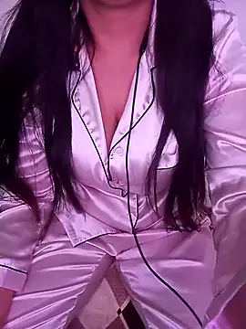 Snapshot of Liyan- chatting on 03/02/25, 10:16 Liyan- online show from 03/02/25, 10:16