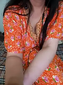 Snapshot of Liyan- chatting on 03/14/25, 02:10 Liyan- online show from 03/14/25, 02:10