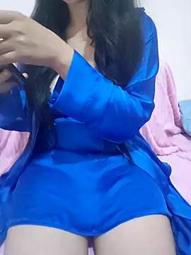 Snapshot of Liyan- chatting on 11/17/25, 10:48 Liyan- online show from 11/17/25, 10:48