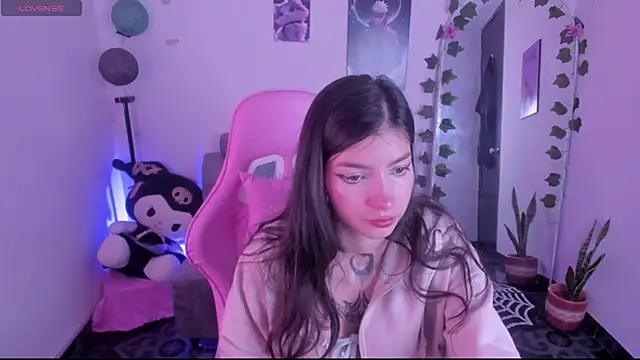 cami mila9 online show from 10/13/25, 10:10