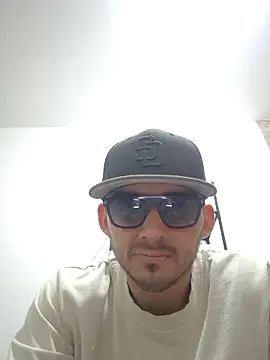 Snapshot of kevinsito1 chatting on 05/27/26, 10:40 kevinsito1 online show from 05/27/26, 10:40