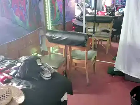 KRYZTALYNXXX online show from 01/01/25, 08:58