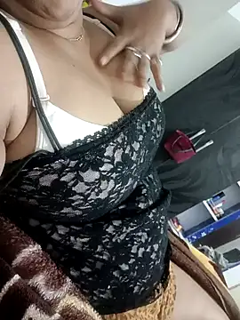 Snapshot of riya_kumari0 chatting on 12/26/24, 05:51 riya kumari0 online show from 12/26/24, 05:51