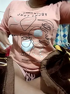 Snapshot of riya_kumari0 chatting on 01/15/25, 02:13 riya kumari0 online show from 01/15/25, 02:13