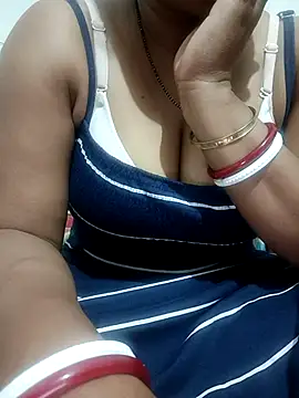 Snapshot of riya_kumari0 chatting on 03/06/25, 06:05 riya kumari0 online show from 03/06/25, 06:05