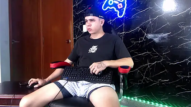 Snapshot of maty_hardx chatting on 12/04/24, 03:10 maty hardx online show from 12/04/24, 03:10