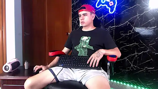 Snapshot of maty_hardx chatting on 12/10/24, 07:00 maty hardx online show from 12/10/24, 07:00