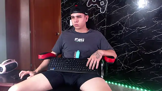 Snapshot of maty_hardx chatting on 02/08/25, 03:21 maty hardx online show from 02/08/25, 03:21