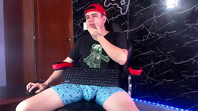 Snapshot of maty_hardx chatting on 02/13/25, 01:59 maty hardx online show from 02/13/25, 01:59