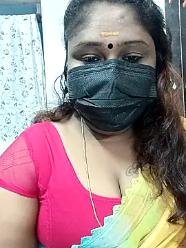 Snapshot of simran21 chatting on 12/15/24, 02:05 simran21 online show from 12/15/24, 02:05