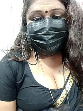 Snapshot of simran21 chatting on 12/28/24, 08:04 simran21 online show from 12/28/24, 08:04