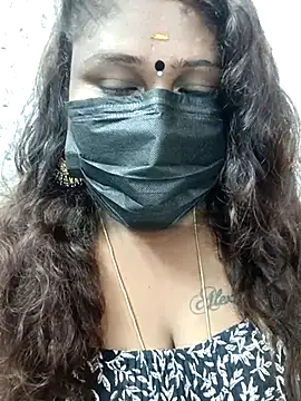 Snapshot of simran21 chatting on 02/22/25, 05:35 simran21 online show from 02/22/25, 05:35