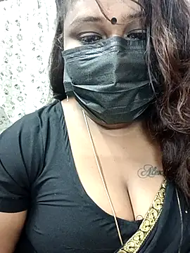 Snapshot of simran21 chatting on 03/08/25, 06:37 simran21 online show from 03/08/25, 06:37