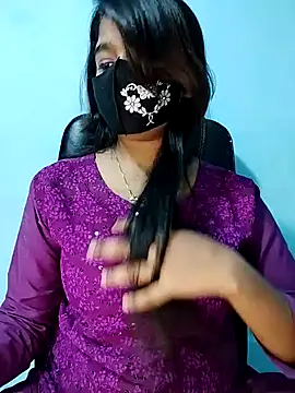 Snapshot of Sadika- chatting on 12/06/24, 05:33 Sadika- online show from 12/06/24, 05:33