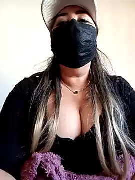 Snapshot of Jawahir-pretty-women chatting on 12/06/24, 01:44 Jawahir-pretty-women online show from 12/06/24, 01:44